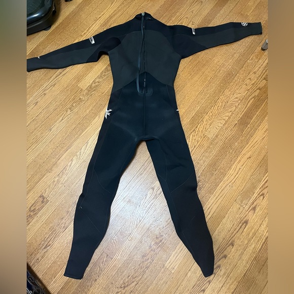 Aleeda 4:3 Wetsuit Large - Picture 10 of 12